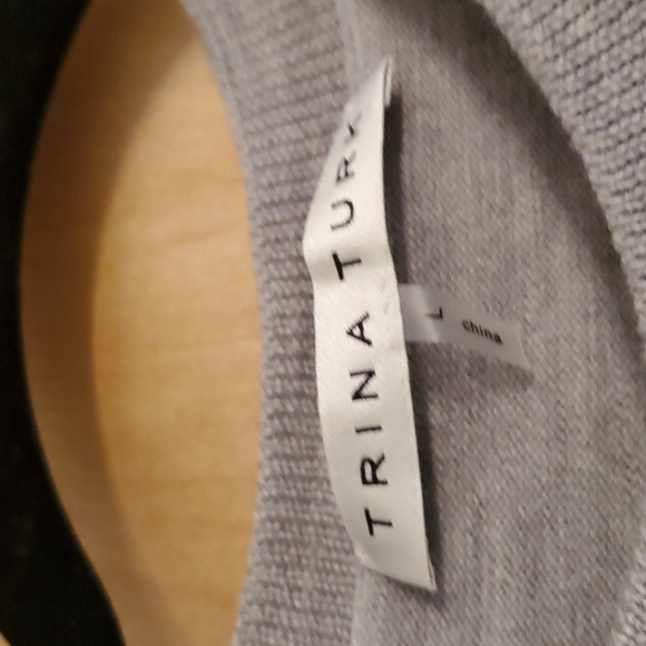 Trina Turk, short, Dorman sleeve. Tunic worn 2x - Picture 2 of 2